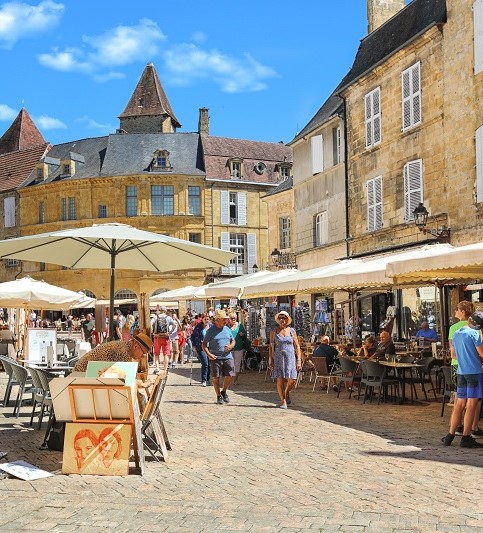 386_place_de_la_liberte_a_sarlat_©Luc.Fauret.photographe_expiresOn-2025-01-01(1)