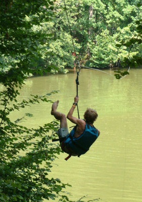 tyrolienne-aquatique-camping-rouffiac